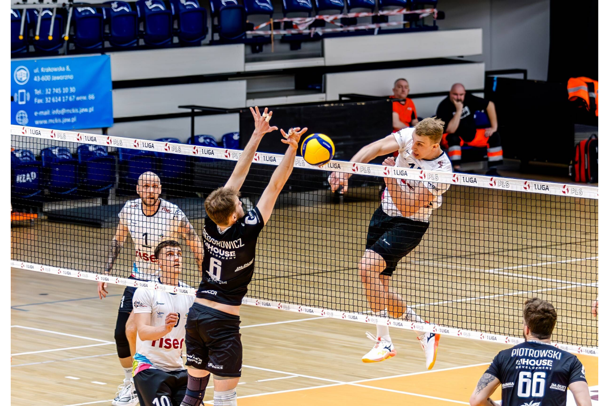 MCKiS Jaworzno zdobywa cenne trzy punkty w meczu z Grodziskiem Mazowieckim [ZDJĘCIA]