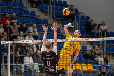 Stal Nysa wygrywa mecz z Radomiem i wciąż utrzymuje się na trzecim miejscu [ZDJĘCIA]