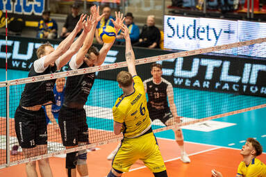 Sobota z PLS 1. Ligą: Stal Nysa - PIERROT Czarni Radom 3:1