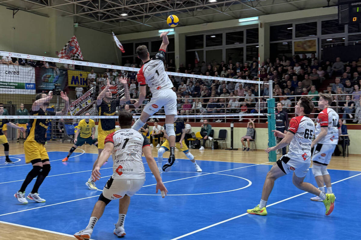 Poniedziałek z PLS 1. Ligą: GKS Katowice - KPS Siedlce 3:0