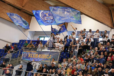 Niedzielny mecz CUK Anioły Toruń - BBTS Bielsko-Biała przy komplecie publiczności