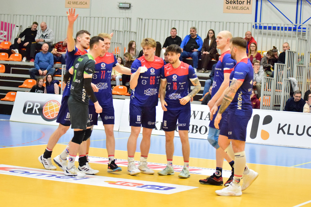 KKS MICKIEWICZ Kluczbork wygrywa z  Nowak-Mostami MKS Będzin [ZDJĘCIA]