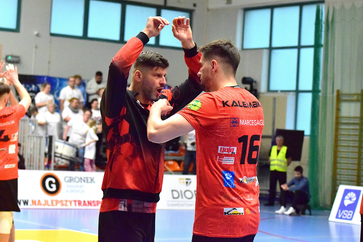 KKS MICKIEWICZ Kluczbork wygrywa z  Nowak-Mostami MKS Będzin [ZDJĘCIA]