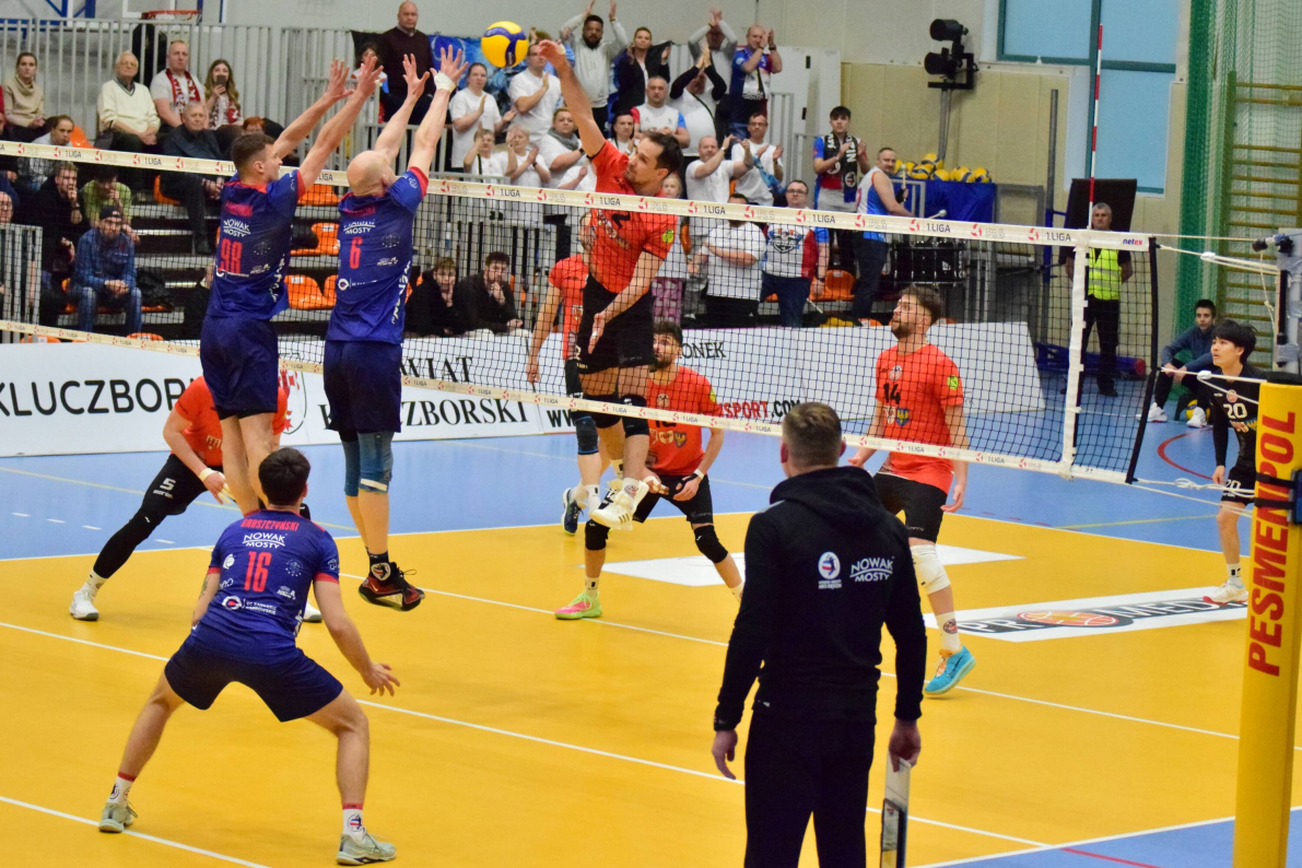 KKS MICKIEWICZ Kluczbork wygrywa z  Nowak-Mostami MKS Będzin [ZDJĘCIA]