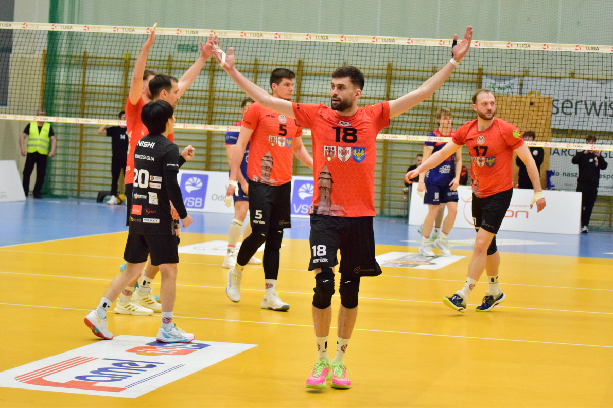 KKS MICKIEWICZ Kluczbork wygrywa z  Nowak-Mostami MKS Będzin [ZDJĘCIA]