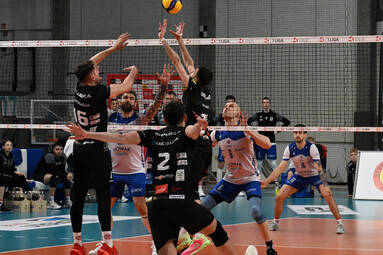 KKS MICKIEWICZ Kluczbork wygrywa w Będzinie i awansuje do półfinału [ZDJĘCIA]